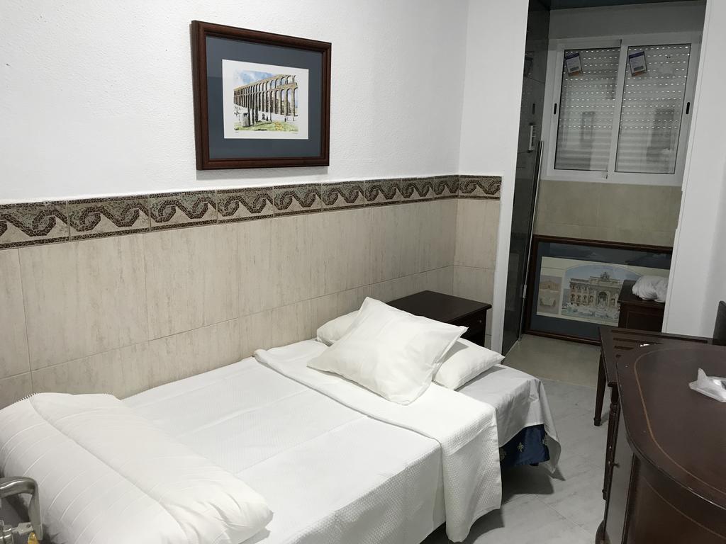Hostal Lavapies Madrid Esterno foto