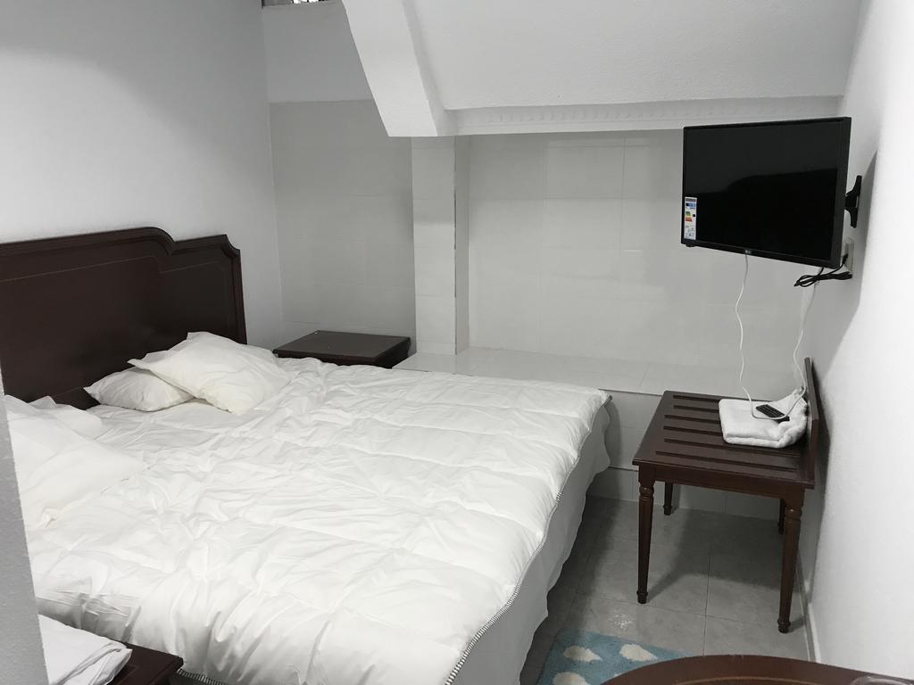 Hostal Lavapies Madrid Esterno foto
